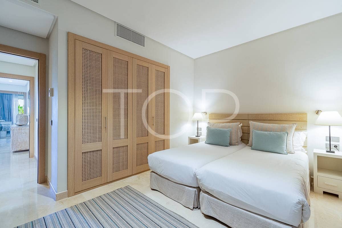 2 bedroom Flat for sale in Guia de Isora with pool garage - € 898,000 (Ref: 8581743)