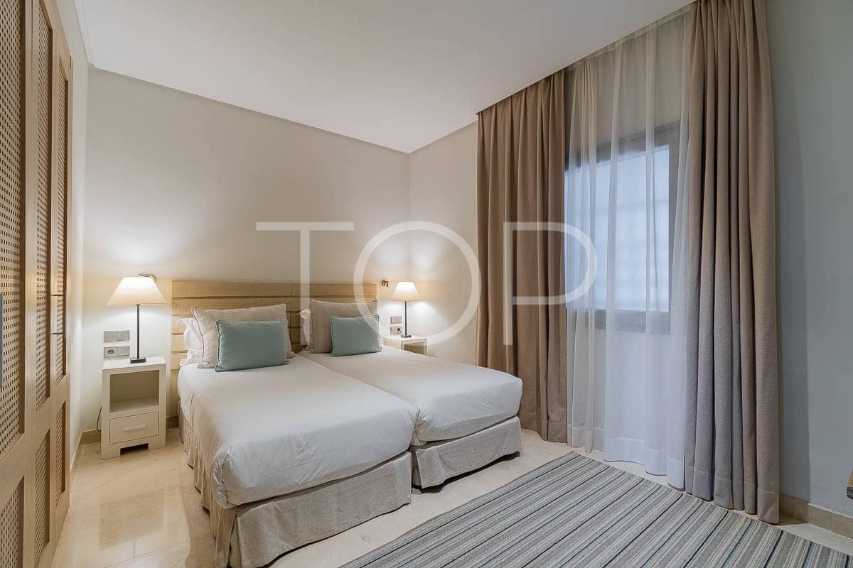 2 bedroom Flat for sale in Guia de Isora with pool garage - € 898,000 (Ref: 8581743)