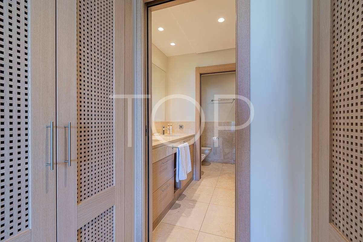 2 bedroom Flat for sale in Guia de Isora with pool garage - € 898,000 (Ref: 8581743)