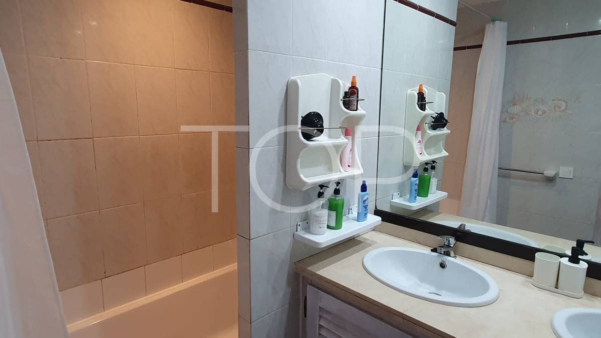 2 chambre Appartement à vendre à Adeje avec piscine garage - 295 000 € (Ref: 8609981)