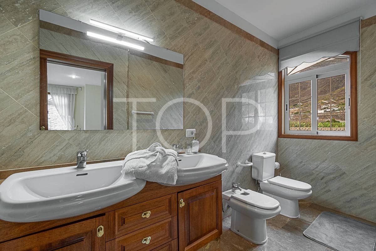 4 quarto Casa em Banda para venda em Los Gigantes com garagem - 1 400 000 € (Ref: 8620998)