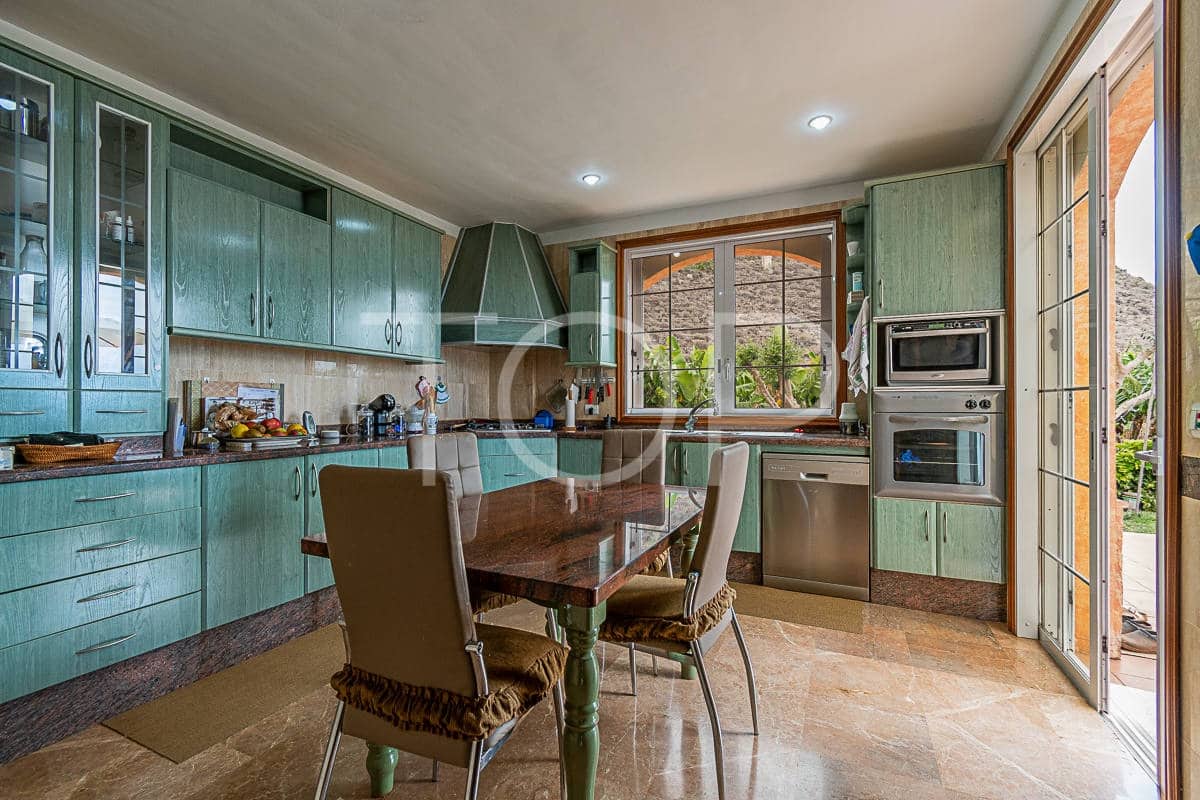 4 quarto Casa em Banda para venda em Los Gigantes com garagem - 1 400 000 € (Ref: 8620998)