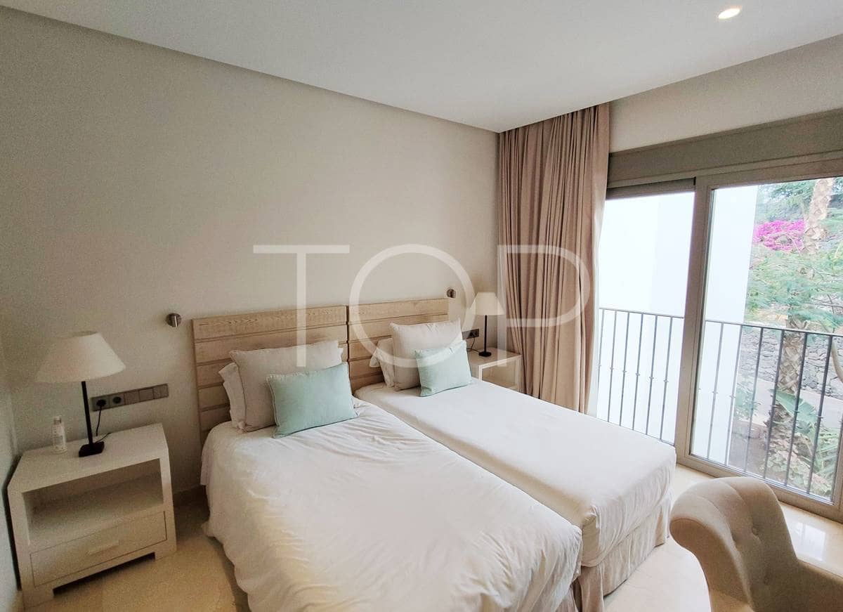 2 soverom Leilighet til salgs i Guia de Isora med svømmebasseng garasje - € 899 000 (Ref: 8677341)