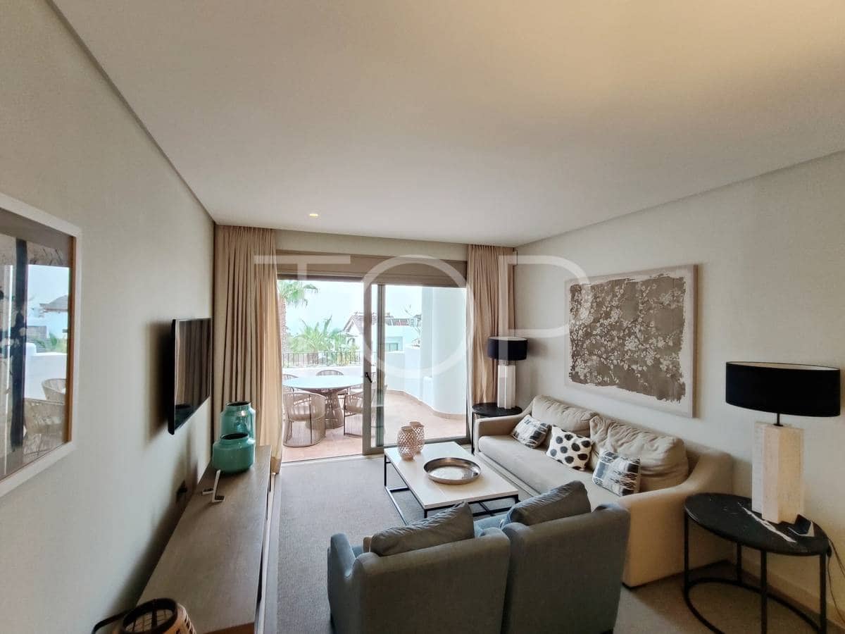 2 soverom Leilighet til salgs i Guia de Isora med svømmebasseng garasje - € 899 000 (Ref: 8677341)