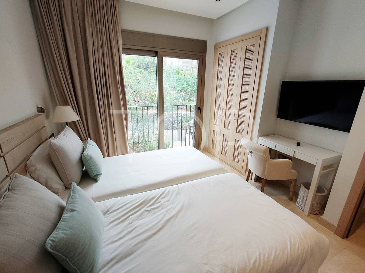 2 soverom Leilighet til salgs i Guia de Isora med svømmebasseng garasje - € 899 000 (Ref: 8677341)