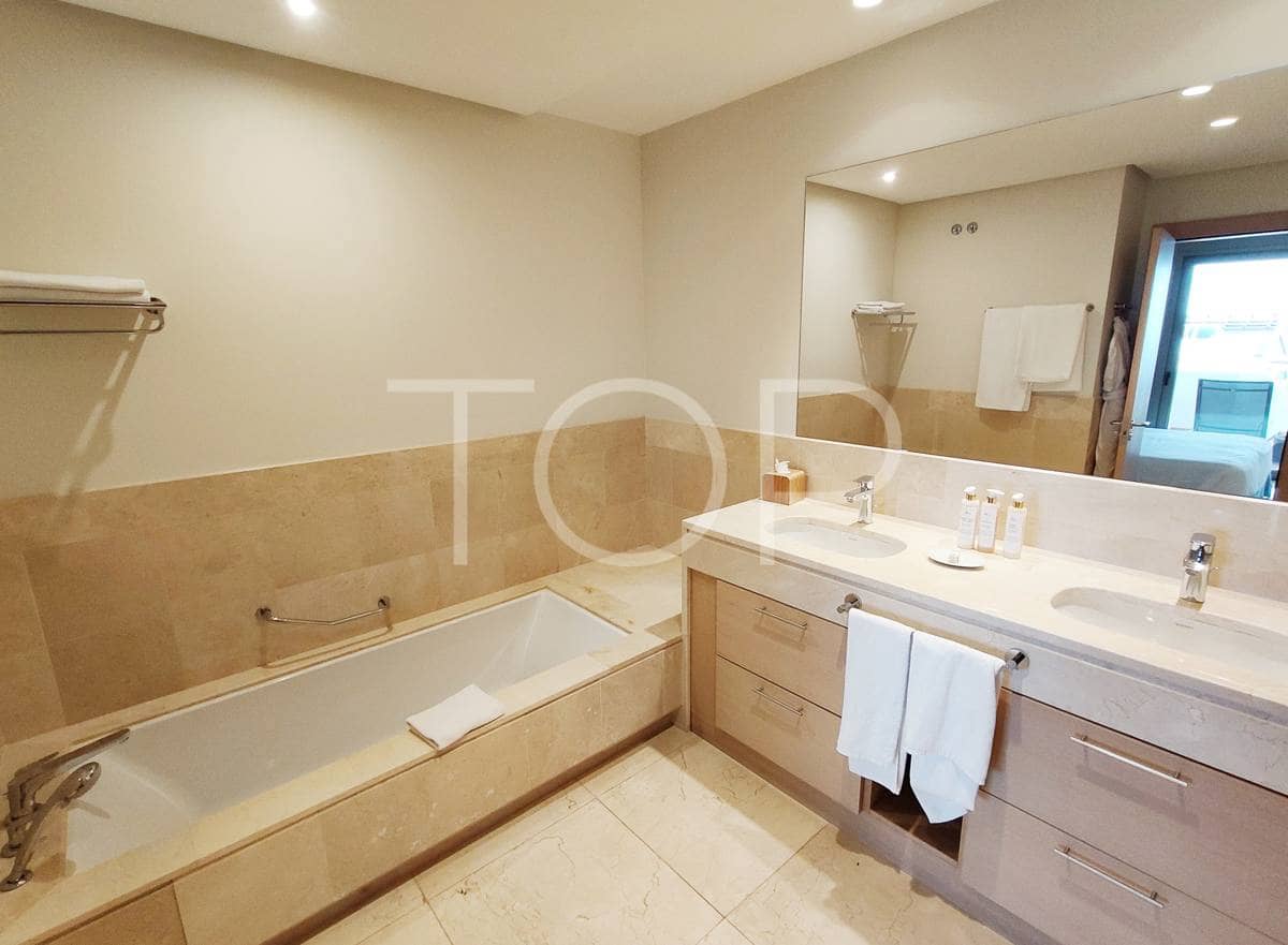 2 soverom Leilighet til salgs i Guia de Isora med svømmebasseng garasje - € 899 000 (Ref: 8677341)