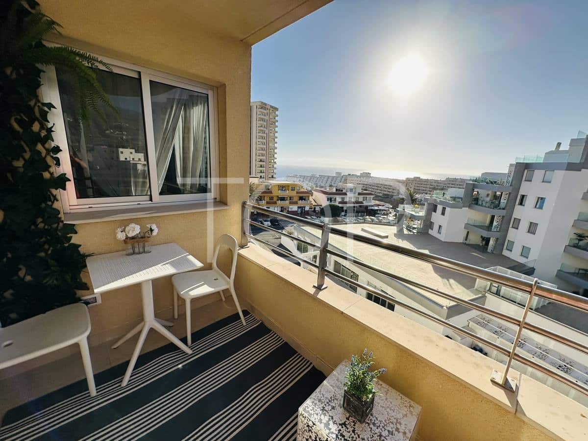 2 soveværelse Penthouse til salg i Adeje med swimmingpool - € 315.000 (Ref: 8681656)