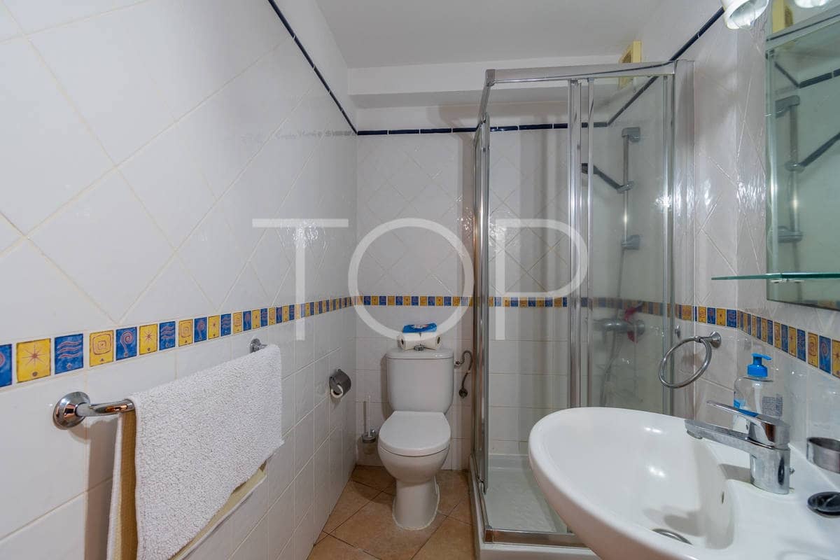 2 slaapkamer Flat te koop in Los Cristianos met zwembad - € 350.000 (Ref: 8687143)