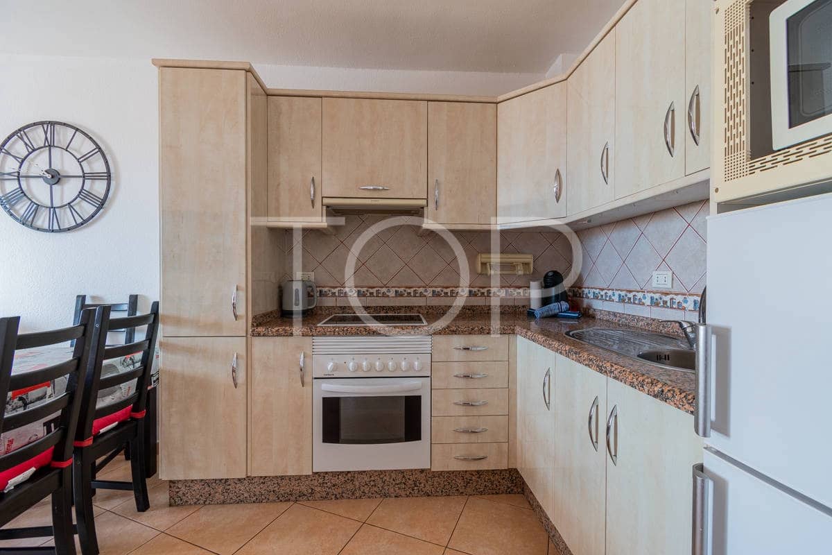 2 slaapkamer Flat te koop in Los Cristianos met zwembad - € 350.000 (Ref: 8687143)