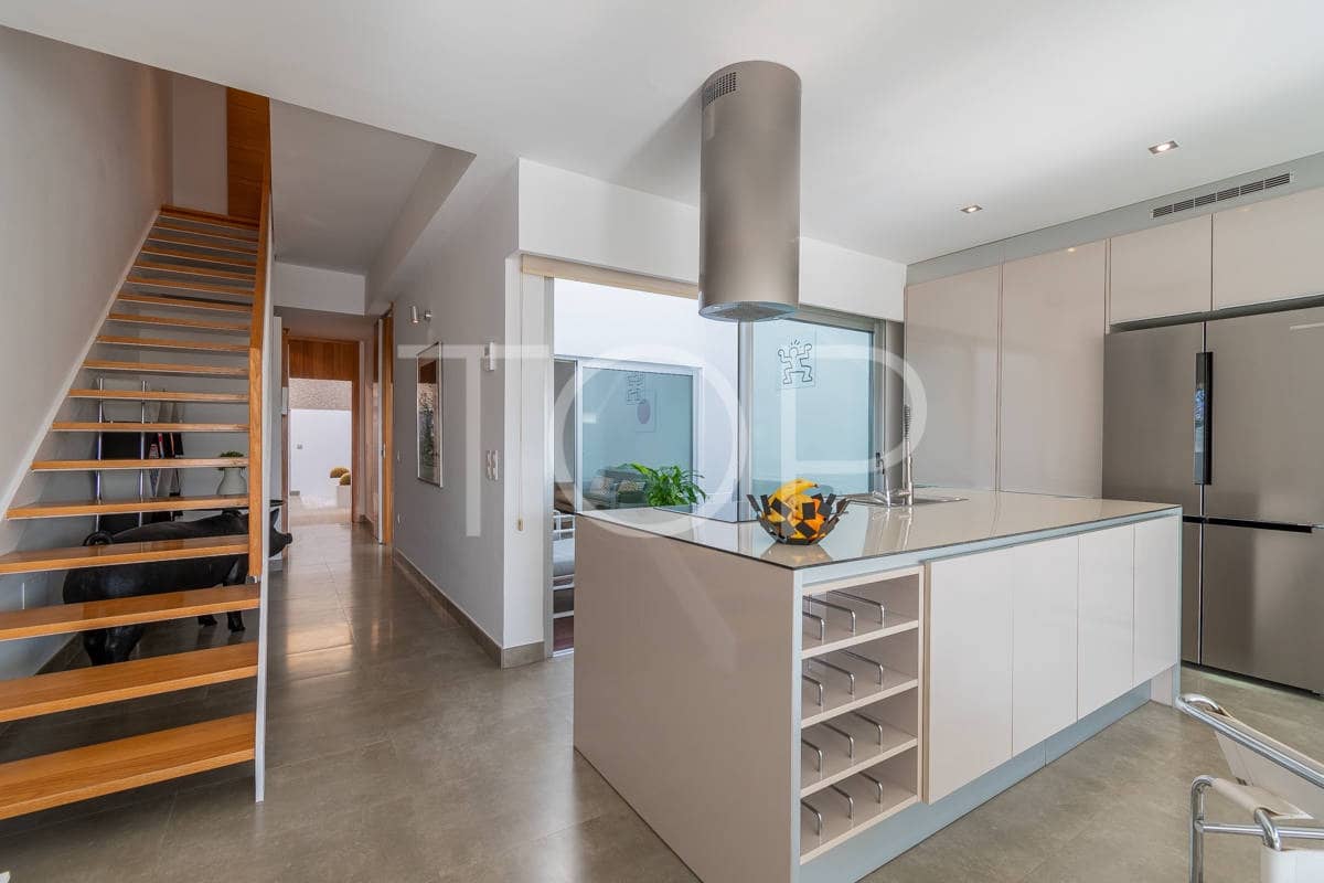 3 sypialnia Mieszkanie na sprzedaż w La Caleta Adeje z basenem garażem - 1 275 000 € (Ref: 8757166)