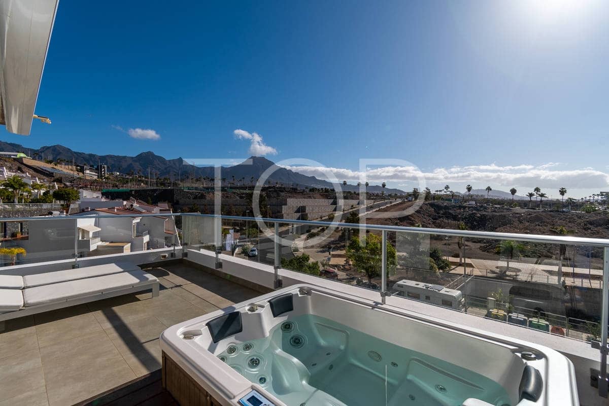 3 sypialnia Mieszkanie na sprzedaż w La Caleta Adeje z basenem garażem - 1 275 000 € (Ref: 8757166)