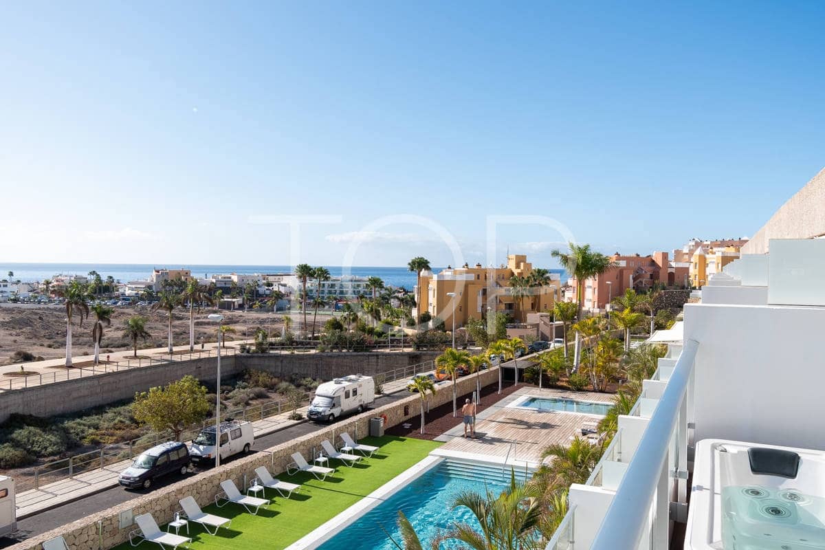 3 sypialnia Mieszkanie na sprzedaż w La Caleta Adeje z basenem garażem - 1 275 000 € (Ref: 8757166)