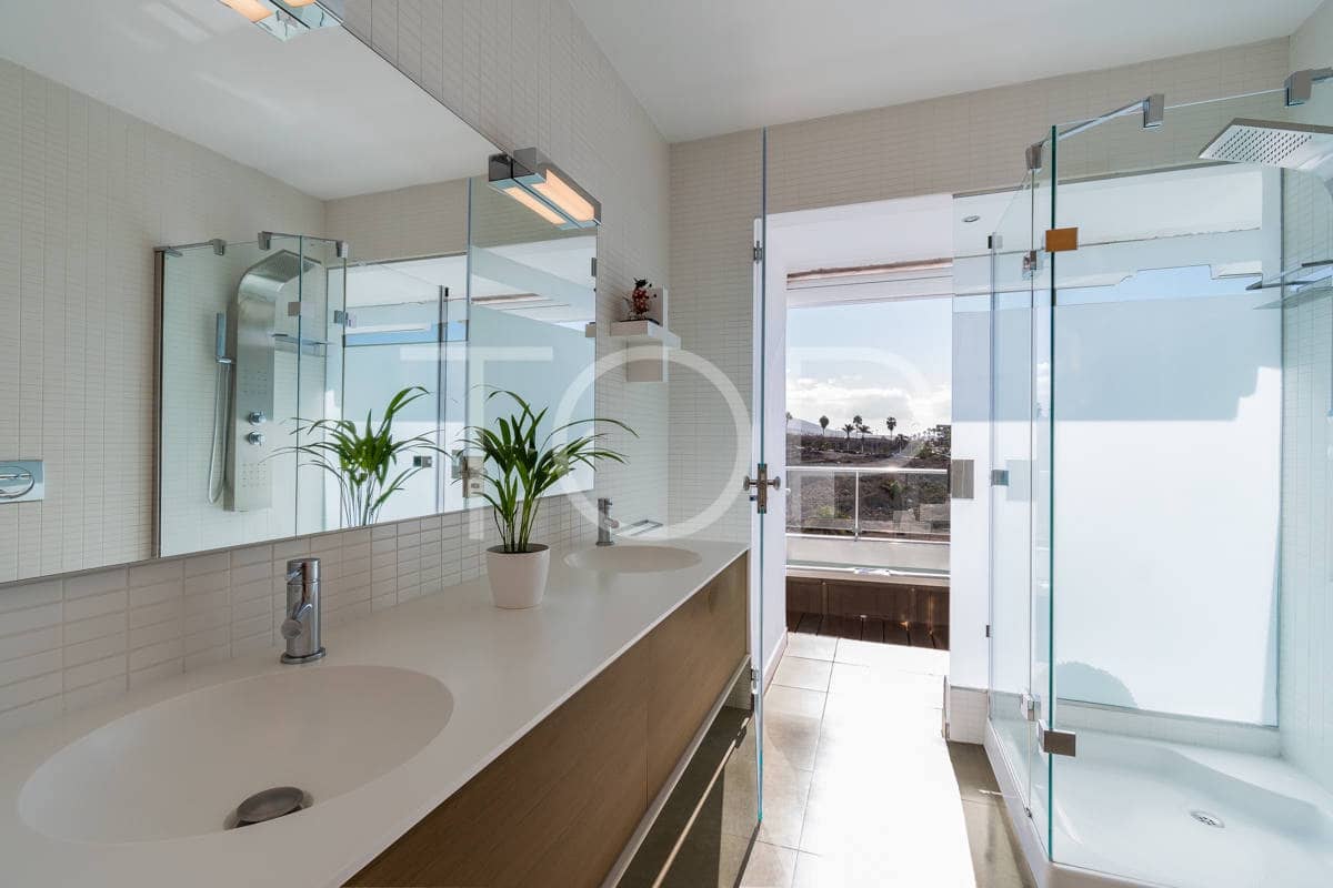 3 sypialnia Mieszkanie na sprzedaż w La Caleta Adeje z basenem garażem - 1 275 000 € (Ref: 8757166)