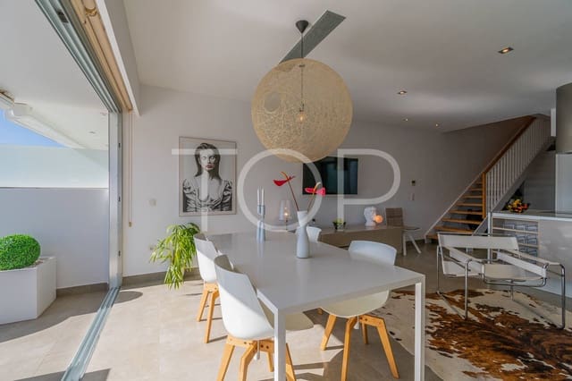 3 makuuhuone Asunto myytävänä paikassa La Caleta Adeje, Adeje mukana uima-altaan 
autotalli - 1 275 000 € (Ref: 8757166)