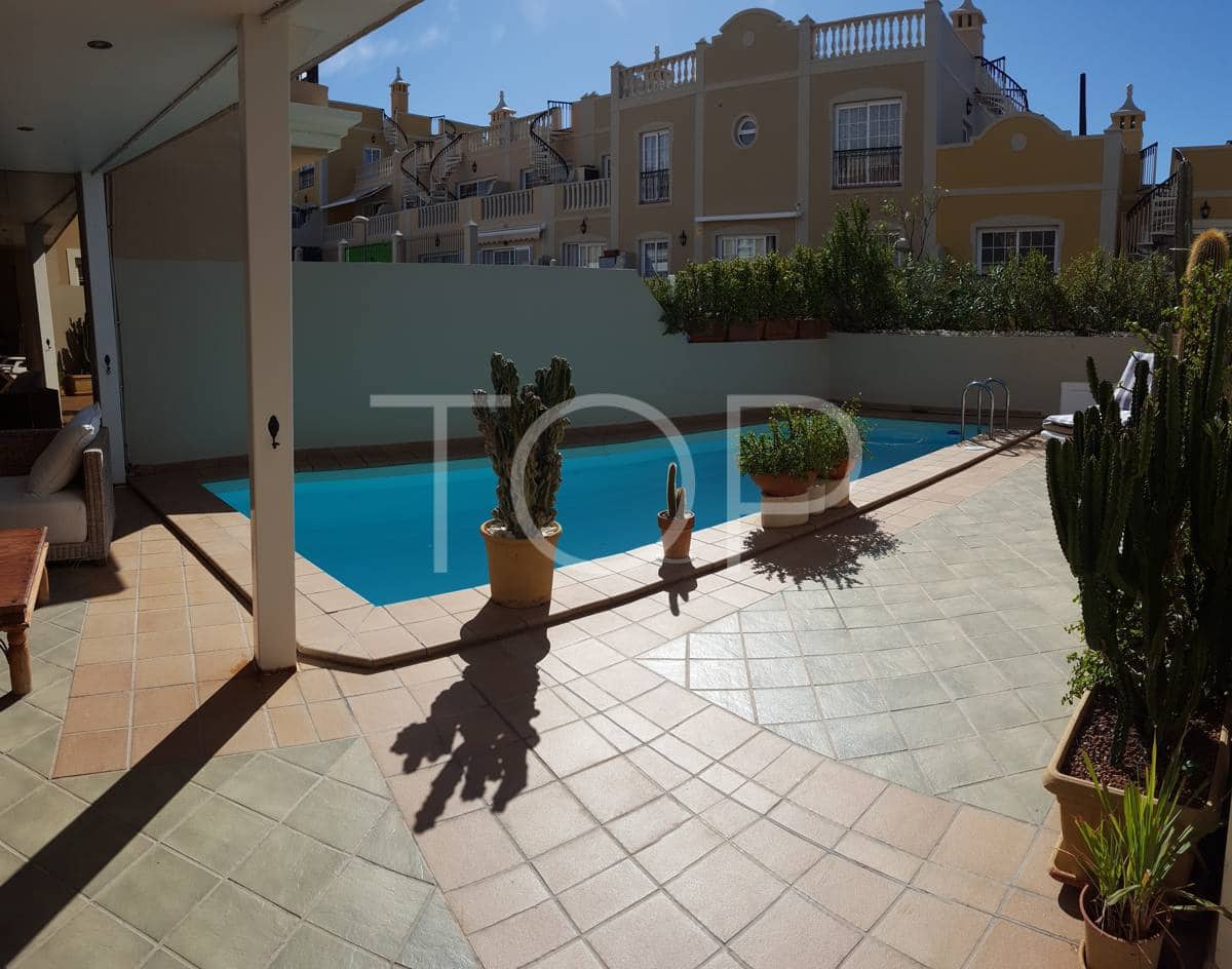 3 soveværelse Rækkehus til salg i Palm-Mar med swimmingpool garage - € 875.000 (Ref: 8759176)