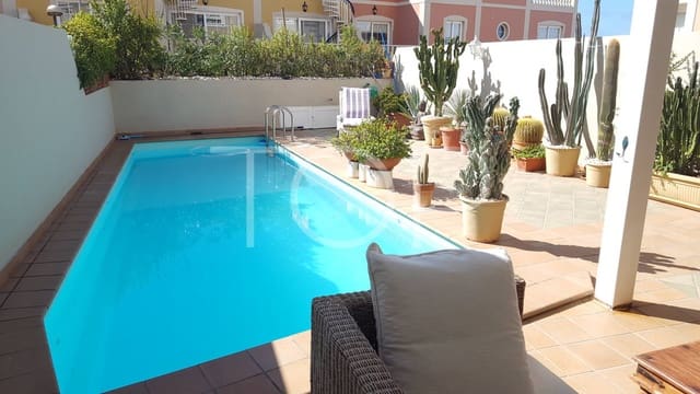 3 slaapkamer Rijtjeshuis te koop in Palm-Mar, Arona met zwembad garage - € 875.000 (Ref: 8759176)