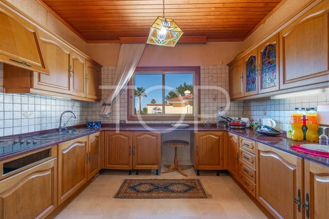 9 slaapkamer Huis te koop in Chayofa, Arona met garage - € 1.595.000 (Ref: 8779159)