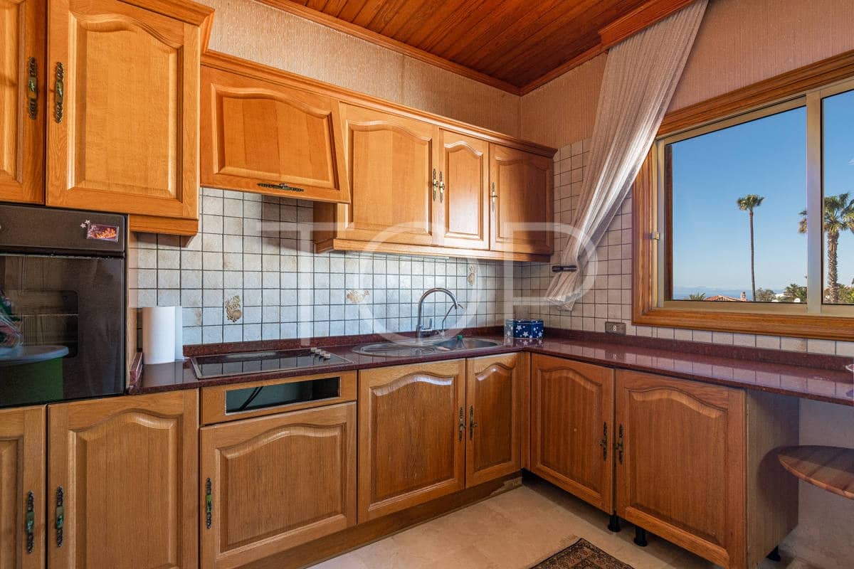 9 soverom Hus til salgs i Chayofa med garasje - € 1 595 000 (Ref: 8779159)