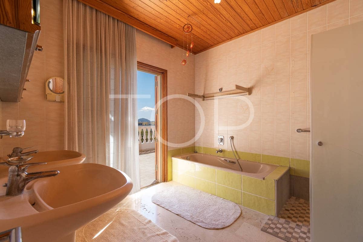 9 soverom Hus til salgs i Chayofa med garasje - € 1 595 000 (Ref: 8779159)