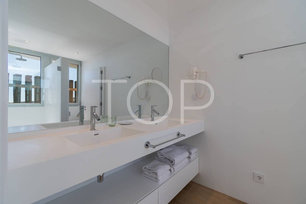 3 soveværelse Villa til salg i Guia de Isora med swimmingpool garage - € 2.350.000 (Ref: 8868661)