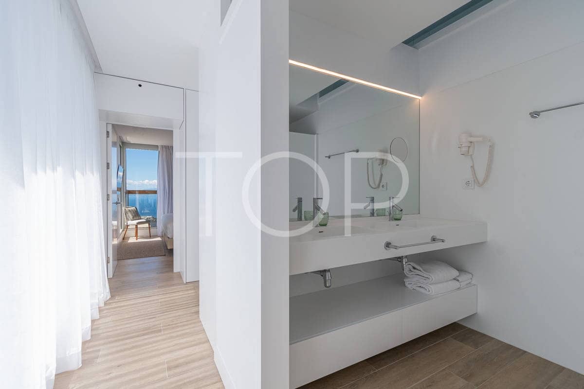 3 soveværelse Villa til salg i Guia de Isora med swimmingpool garage - € 2.350.000 (Ref: 8868661)