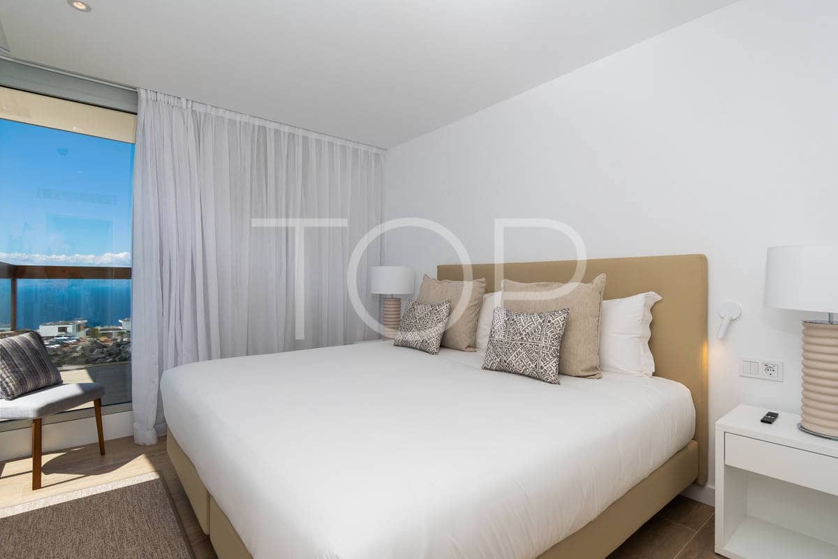 3 soveværelse Villa til salg i Guia de Isora med swimmingpool garage - € 2.350.000 (Ref: 8868661)