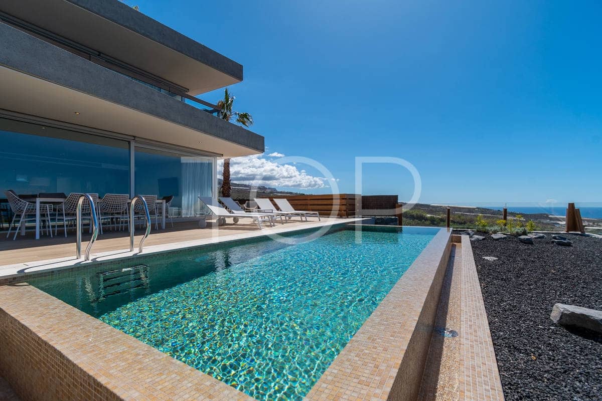 3 soveværelse Villa til salg i Guia de Isora med swimmingpool garage - € 2.350.000 (Ref: 8868661)