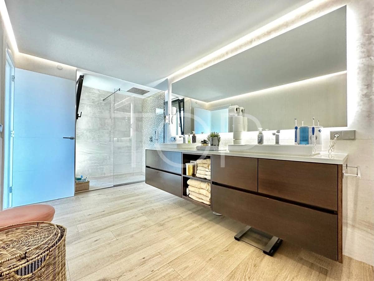 6 soveværelse Villa til salg i Santa Cruz de Tenerife med swimmingpool garage - € 1.599.000 (Ref: 8879146)