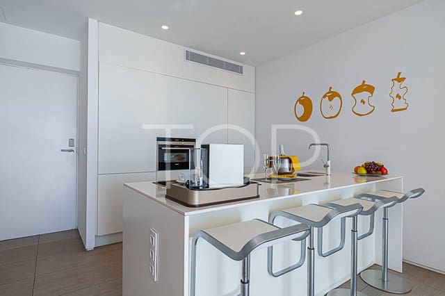 1 soveværelse Lejlighed til salg i Playa del Duque, Adeje med swimmingpool - € 499.000 (Ref: 8885580)