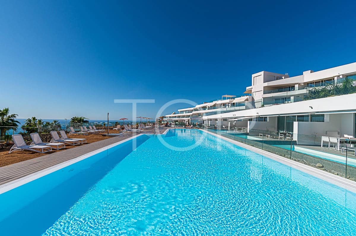 1 soveværelse Lejlighed til salg i Playa del Duque med swimmingpool - € 499.000 (Ref: 8885580)