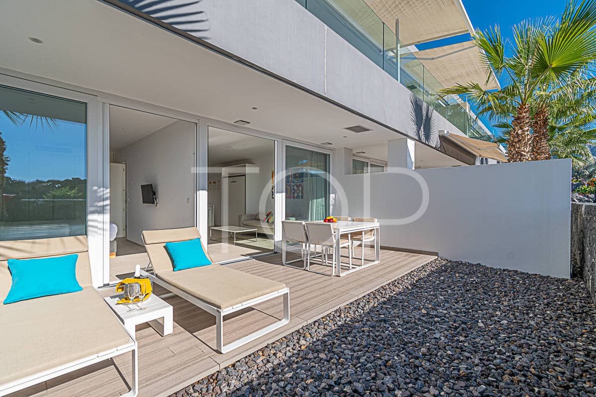 1 soveværelse Lejlighed til salg i Playa del Duque med swimmingpool - € 499.000 (Ref: 8885580)