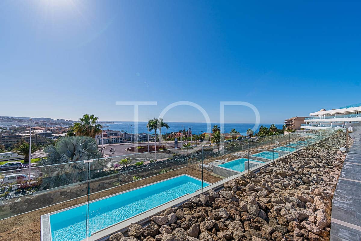 1 soveværelse Lejlighed til salg i Playa del Duque med swimmingpool - € 499.000 (Ref: 8885580)