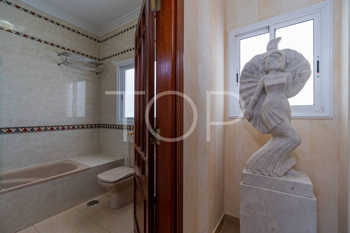 5 soveværelse Villa til salg i Costa Adeje med swimmingpool garage - € 2.600.000 (Ref: 8895948)