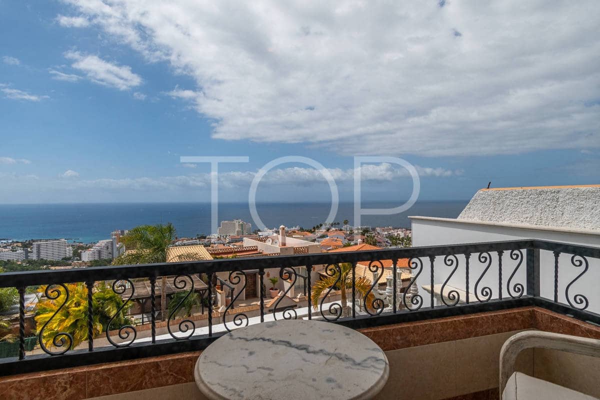 5 soveværelse Villa til salg i Costa Adeje med swimmingpool garage - € 2.600.000 (Ref: 8895948)