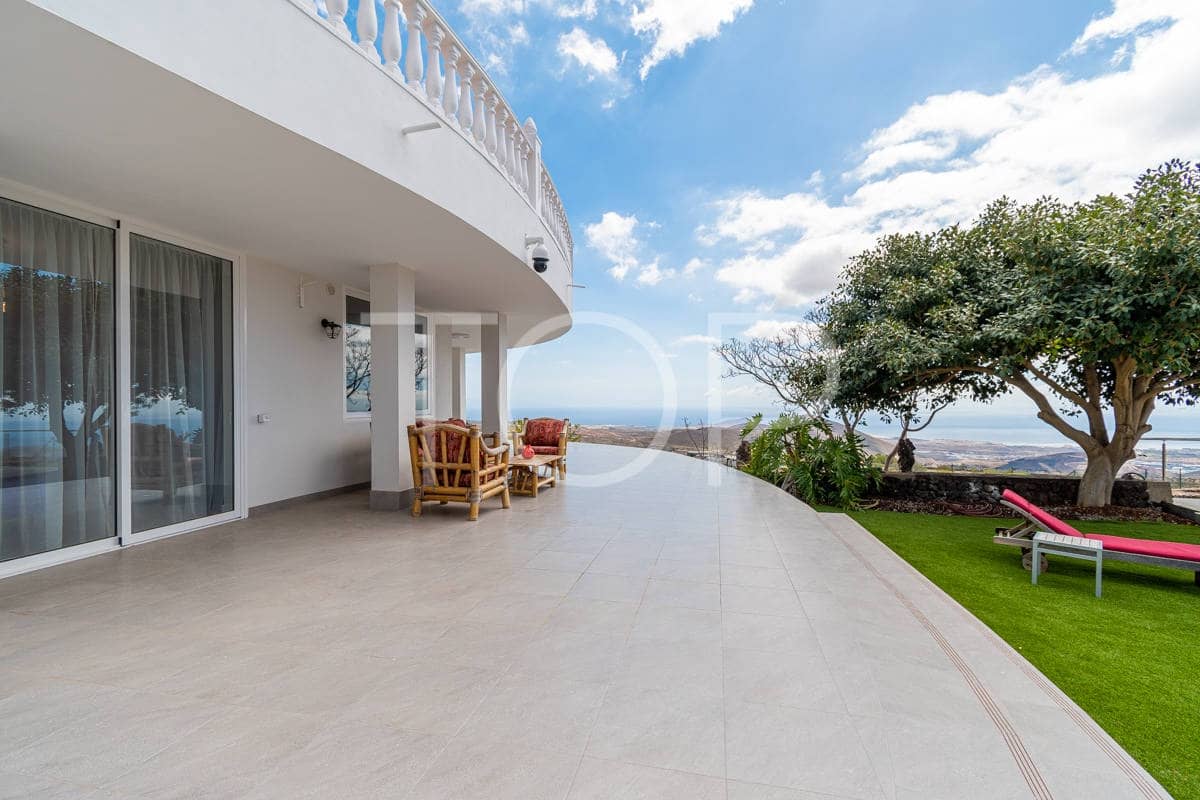 5 slaapkamer Finca/Landhuis te koop in San Miguel de Abona met zwembad garage - € 1.800.000 (Ref: 8895949)