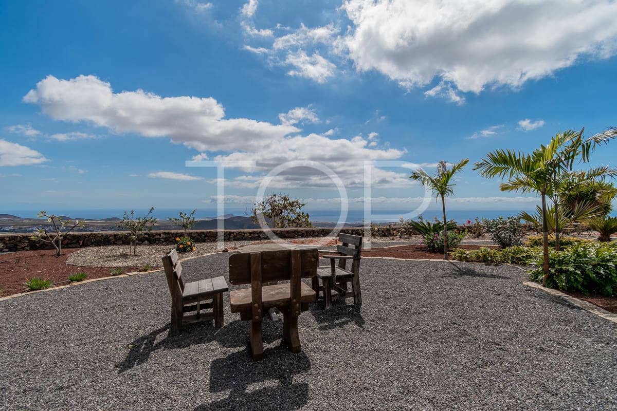 5 slaapkamer Finca/Landhuis te koop in San Miguel de Abona met zwembad garage - € 1.800.000 (Ref: 8895949)