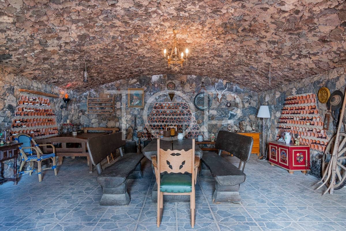 5 slaapkamer Finca/Landhuis te koop in San Miguel de Abona met zwembad garage - € 1.800.000 (Ref: 8895949)