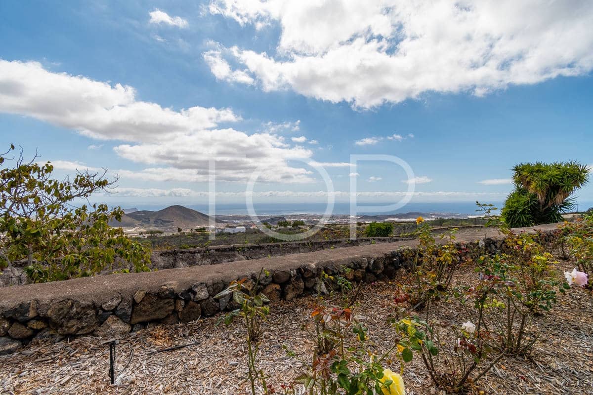 5 slaapkamer Finca/Landhuis te koop in San Miguel de Abona met zwembad garage - € 1.800.000 (Ref: 8895949)