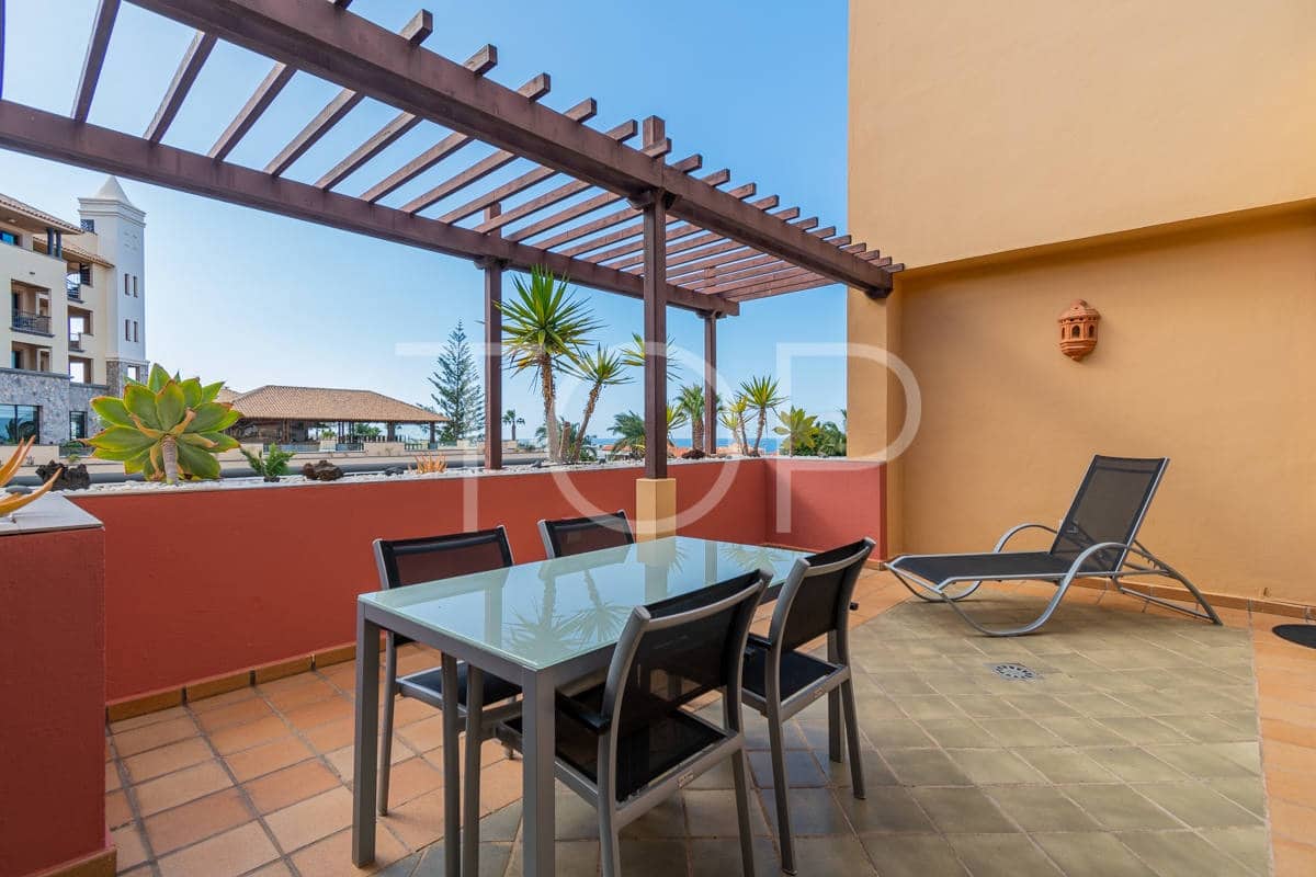 2 soveværelse Penthouse til salg i Playa del Duque med swimmingpool garage - € 860.000 (Ref: 8895950)
