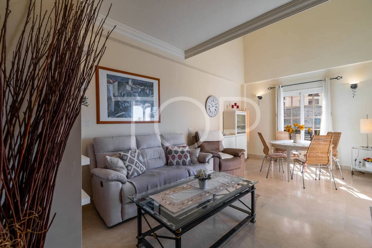 2 soveværelse Penthouse til salg i Playa del Duque med swimmingpool garage - € 860.000 (Ref: 8895950)