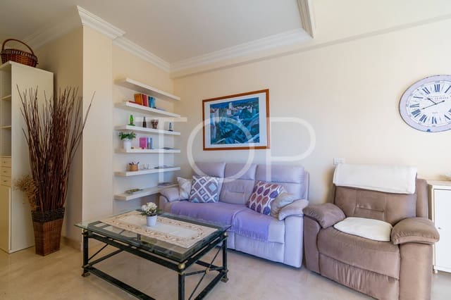 2 soverom Penthouse til salgs i Playa del Duque, Adeje med svømmebasseng garasje - € 860 000 (Ref: 8895950)