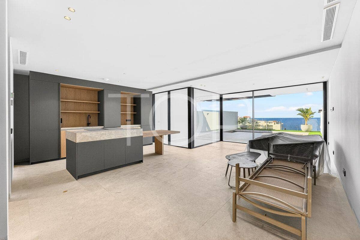 2 quarto Apartamento para venda em Adeje com piscina garagem - 1 060 000 € (Ref: 8904912)