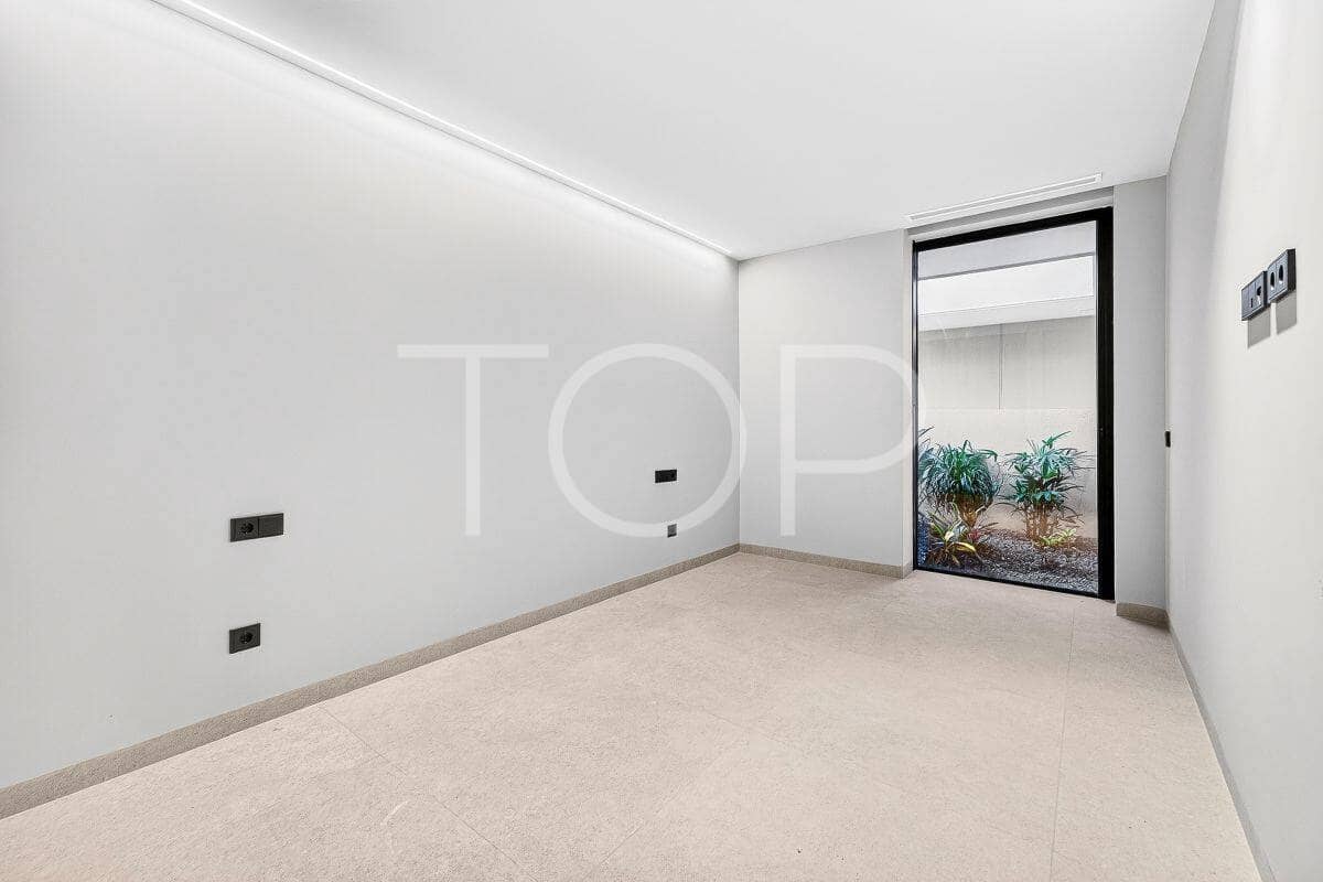 2 quarto Apartamento para venda em Adeje com piscina garagem - 1 060 000 € (Ref: 8904912)