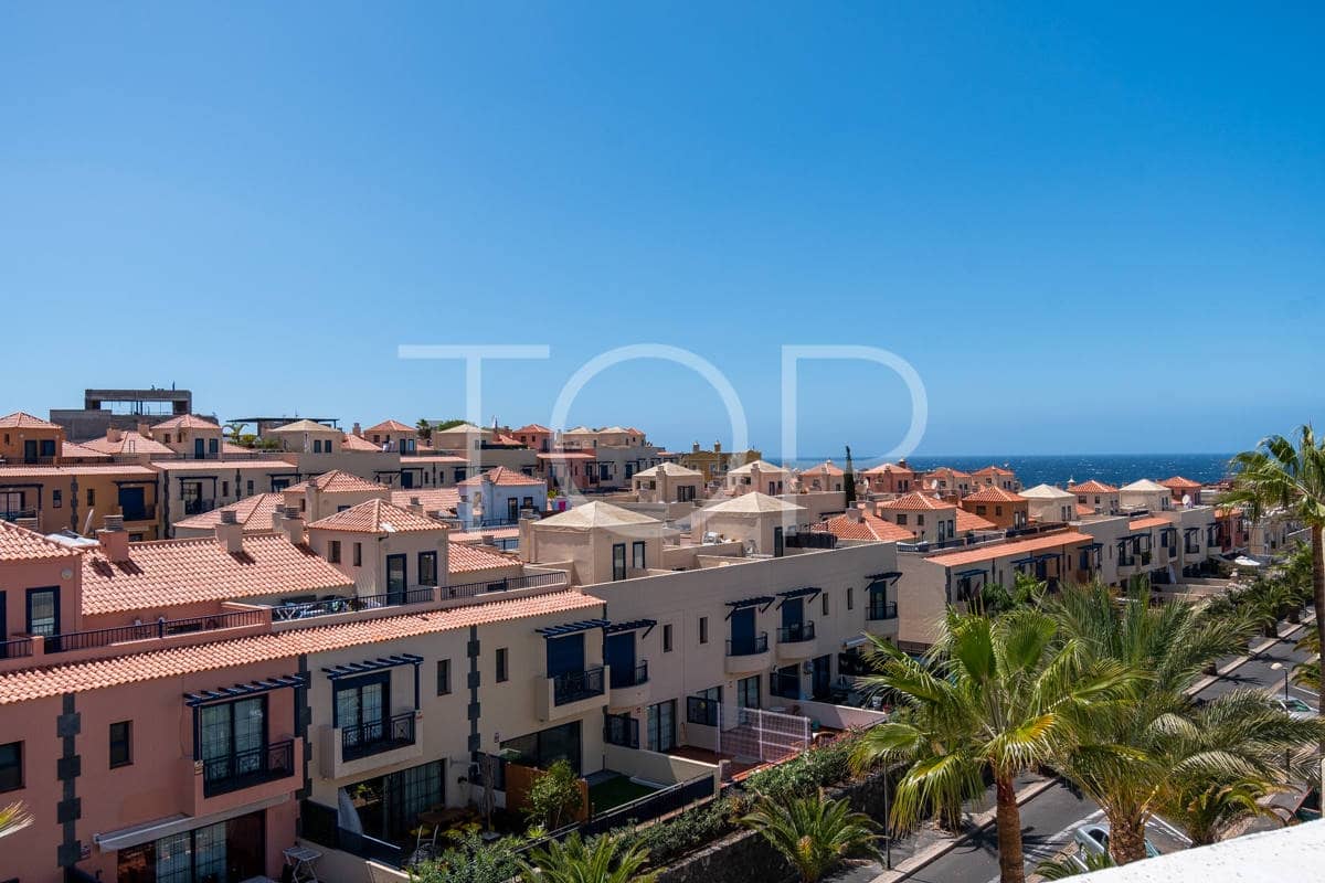 2 soveværelse Penthouse til salg i Palm-Mar med swimmingpool garage - € 399.000 (Ref: 8912461)