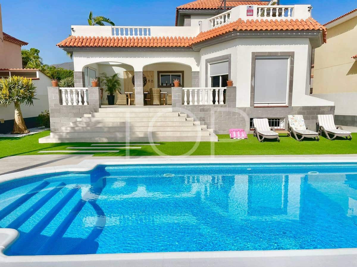 5 chambre Villa/Maison à vendre à Adeje avec piscine garage - 1 880 000 € (Ref: 8920879)