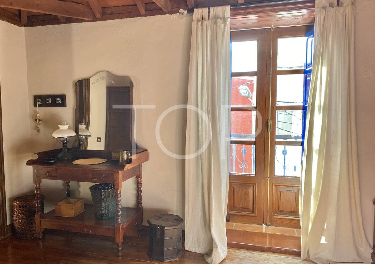 5 soveværelse Byhus til salg i Charco del Pino med swimmingpool - € 880.000 (Ref: 8931730)