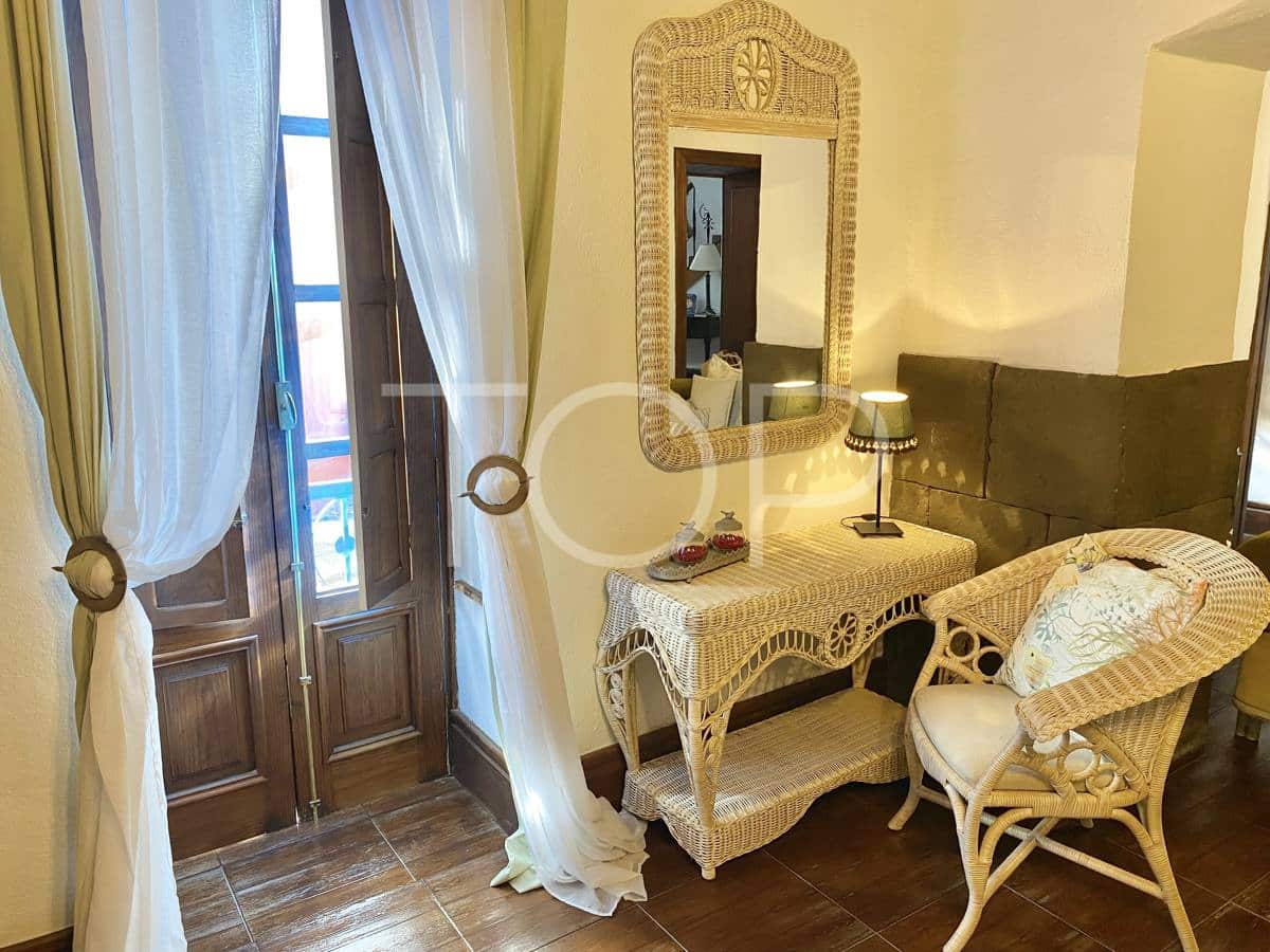 5 soveværelse Byhus til salg i Charco del Pino med swimmingpool - € 880.000 (Ref: 8931730)