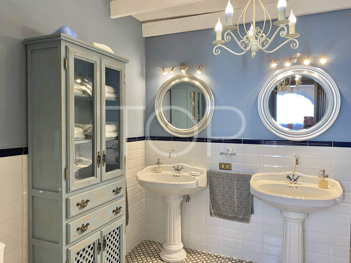 5 soveværelse Byhus til salg i Charco del Pino med swimmingpool - € 880.000 (Ref: 8931730)