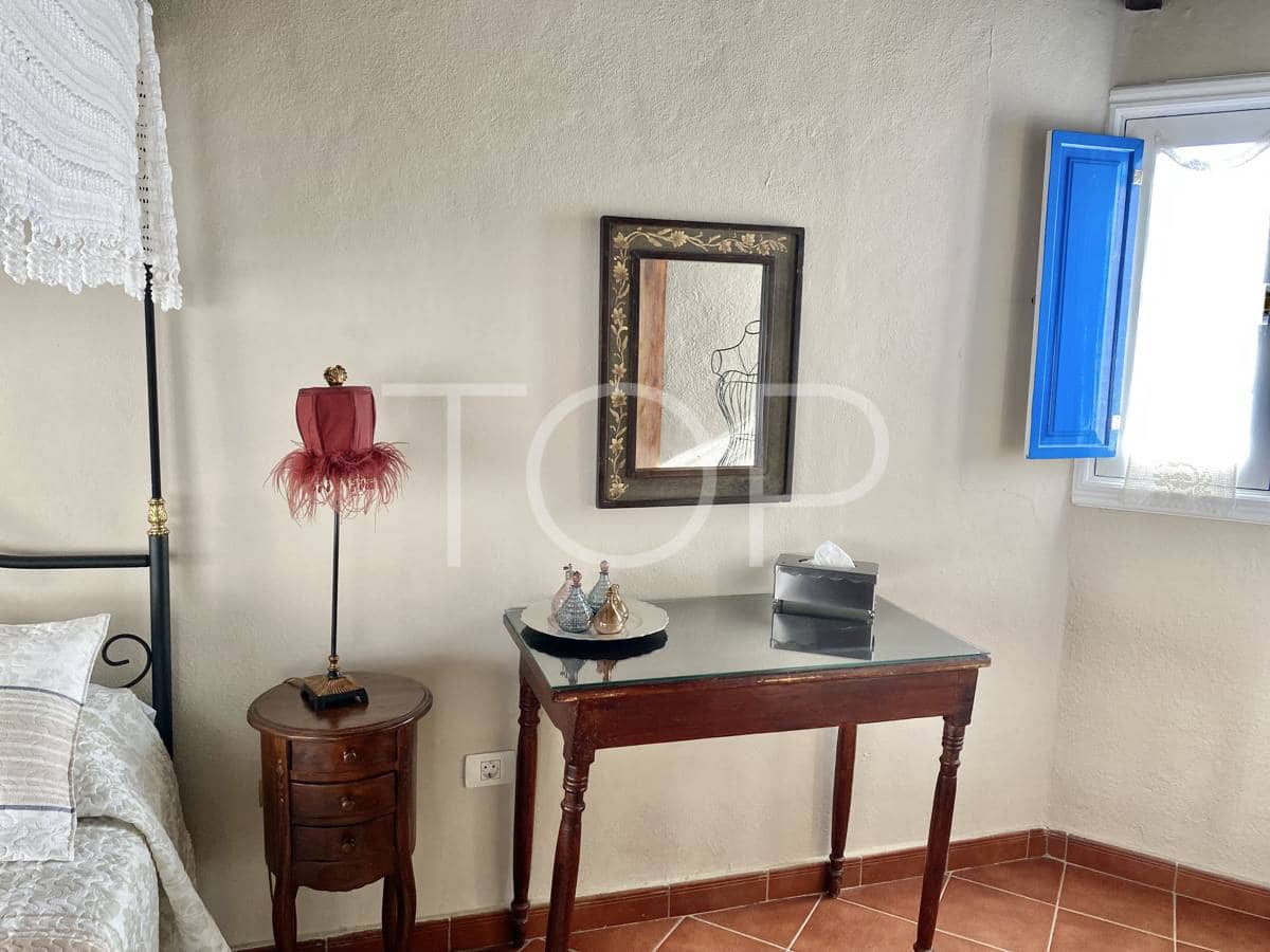 5 soveværelse Byhus til salg i Charco del Pino med swimmingpool - € 880.000 (Ref: 8931730)