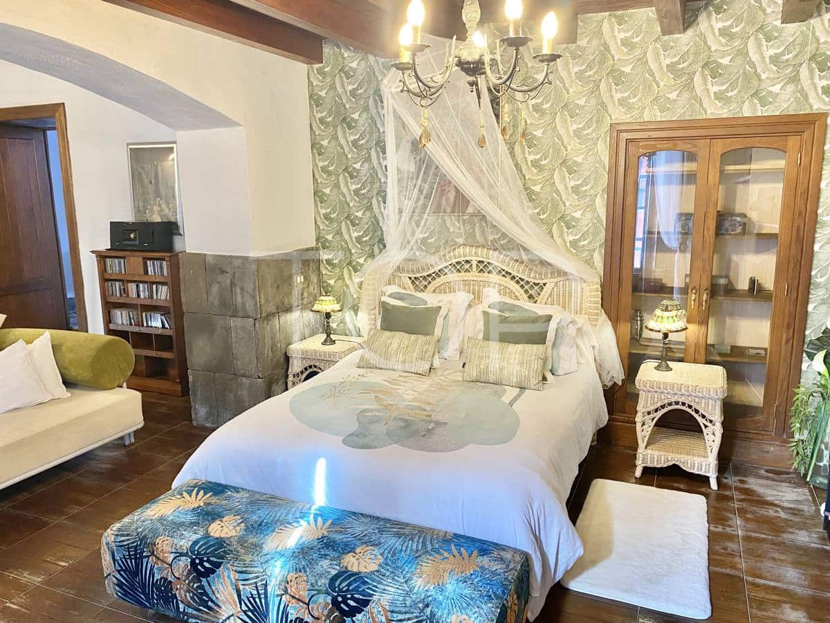 5 soveværelse Byhus til salg i Charco del Pino med swimmingpool - € 880.000 (Ref: 8931730)